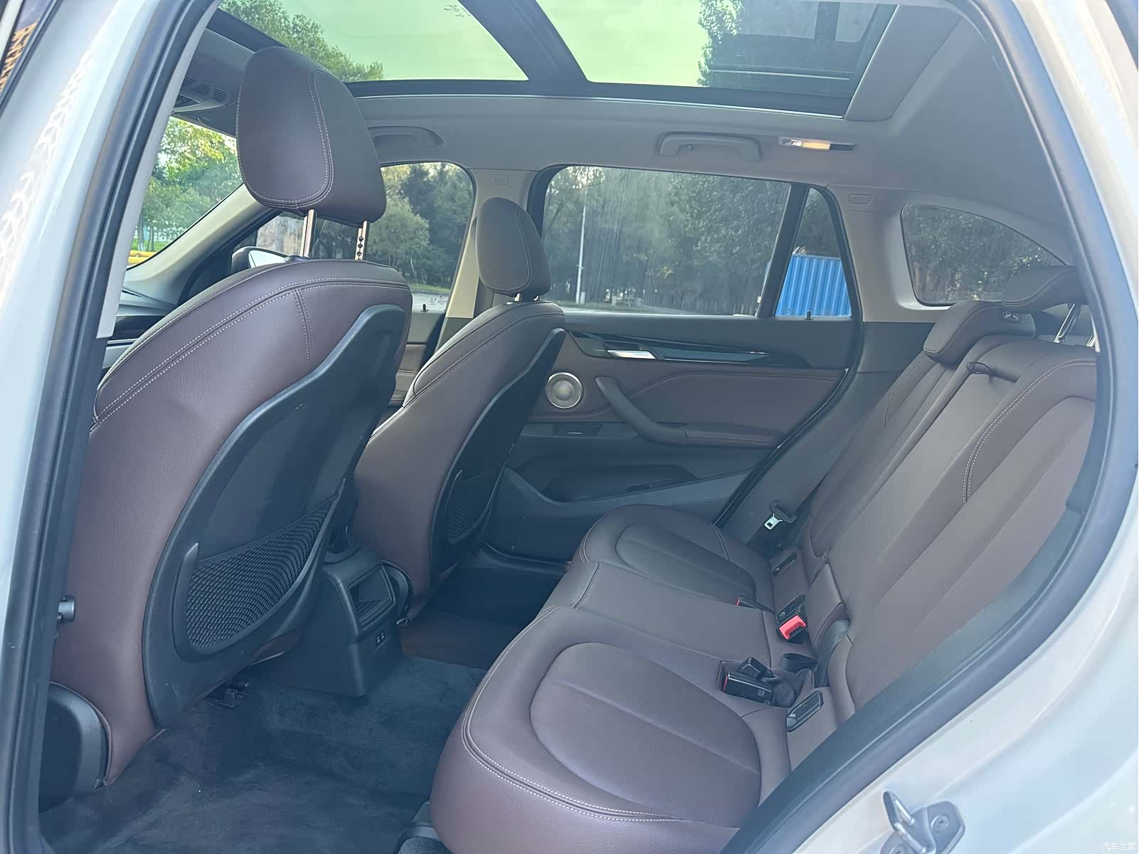 BMW X1, 2022 все фото