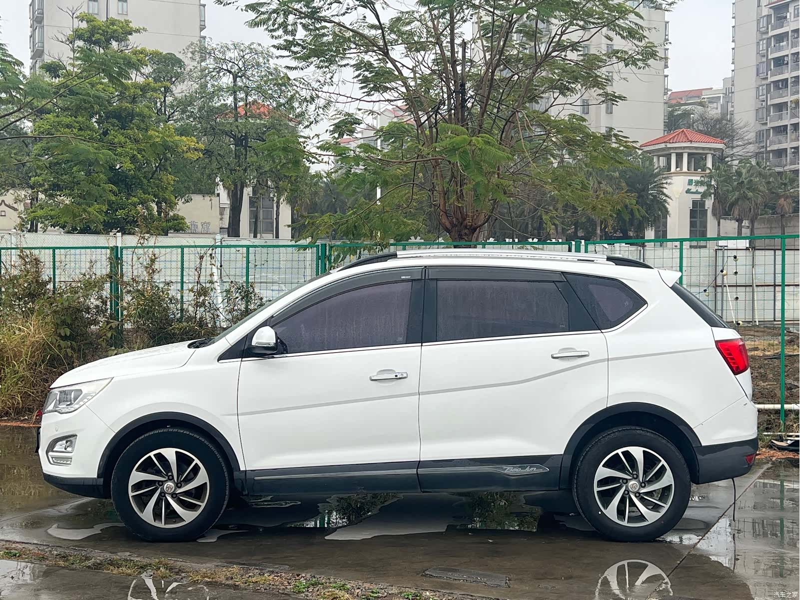 Wuling 560, 2016 3