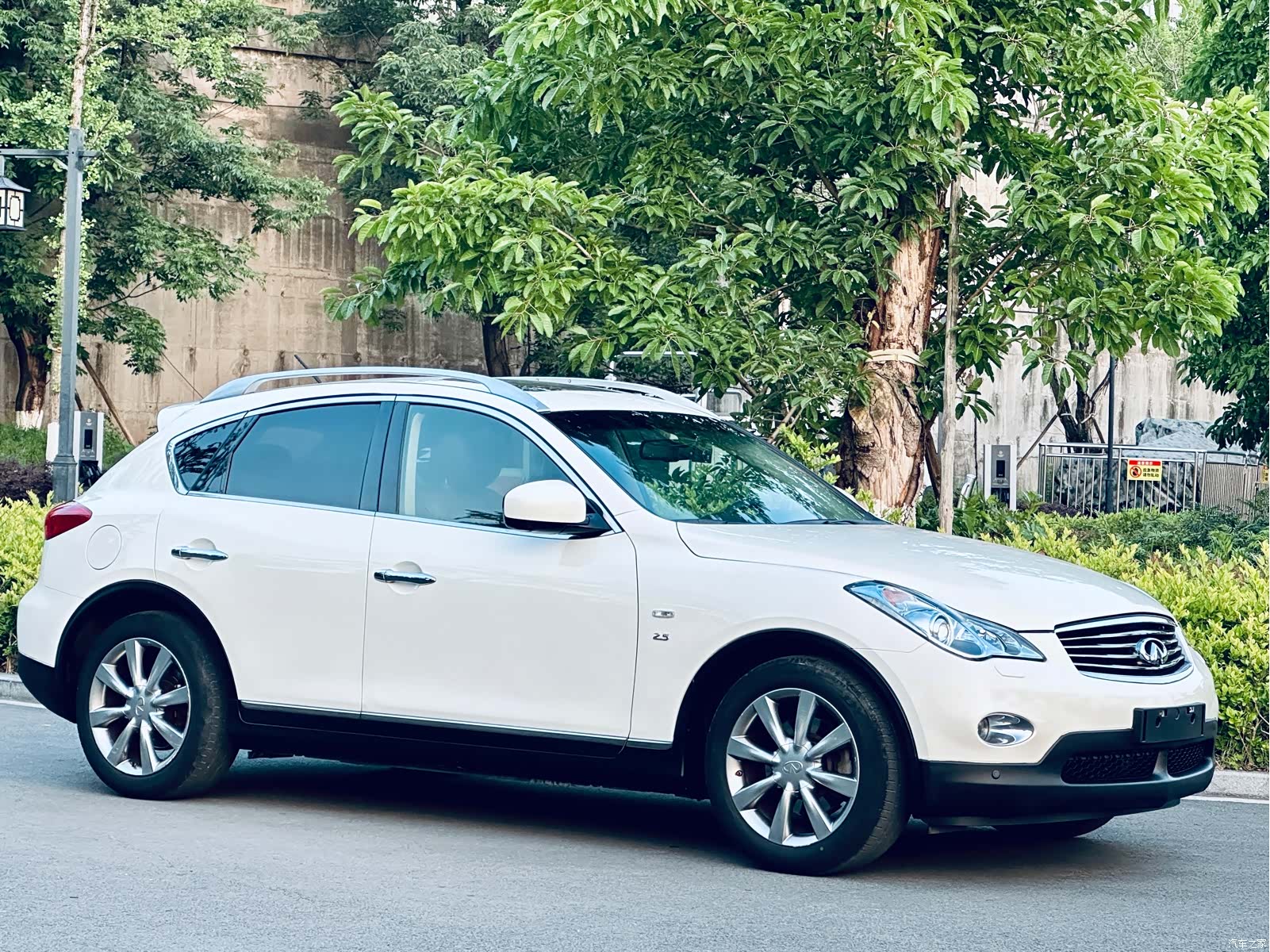 Infiniti QX50, 2014 3
