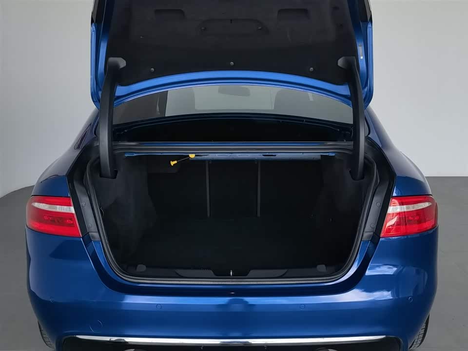 Jaguar XEL Jaguar XEL