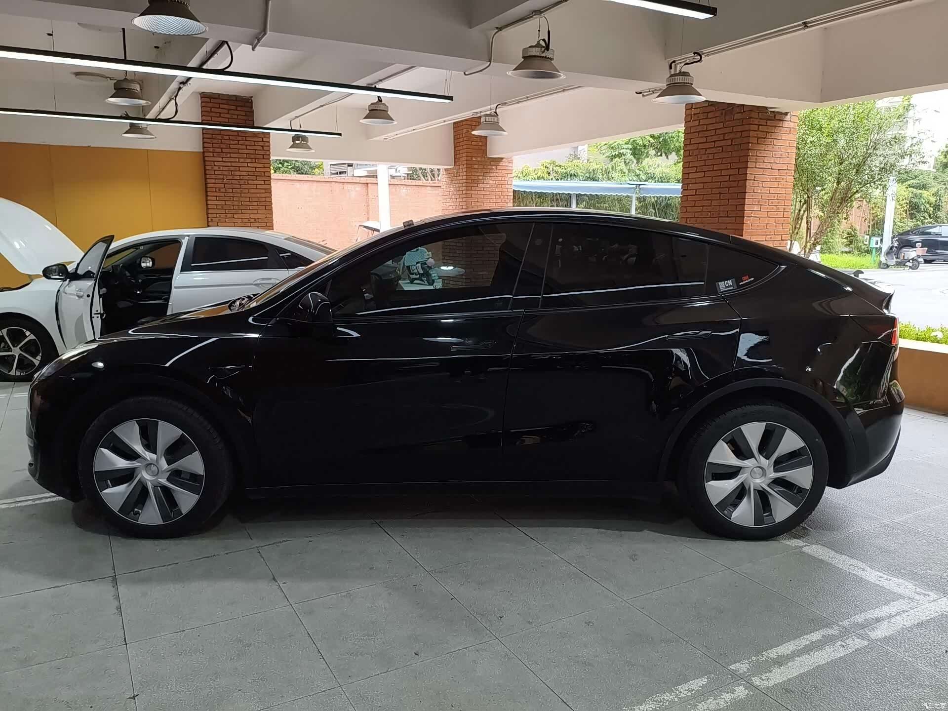 Tesla Model Y, 2023 2