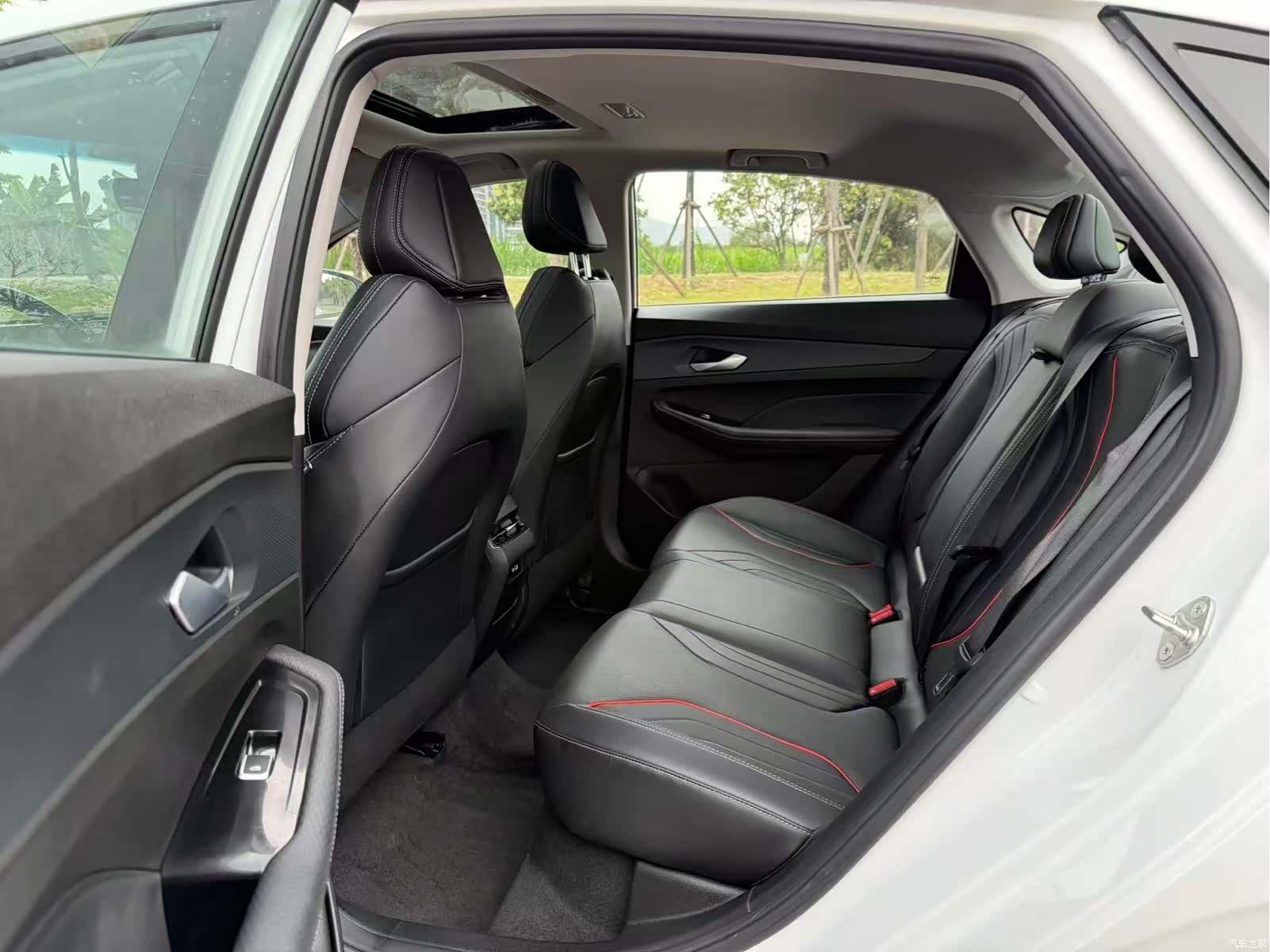 Geely Binray, 2025 11