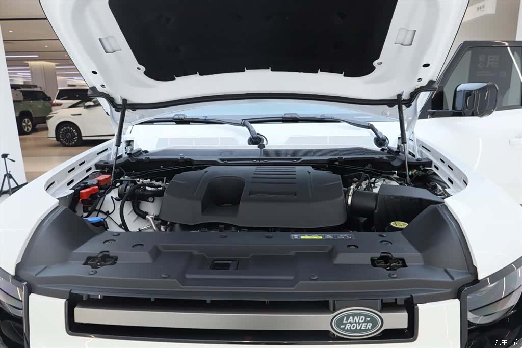 Land Rover Defender, 2024 12