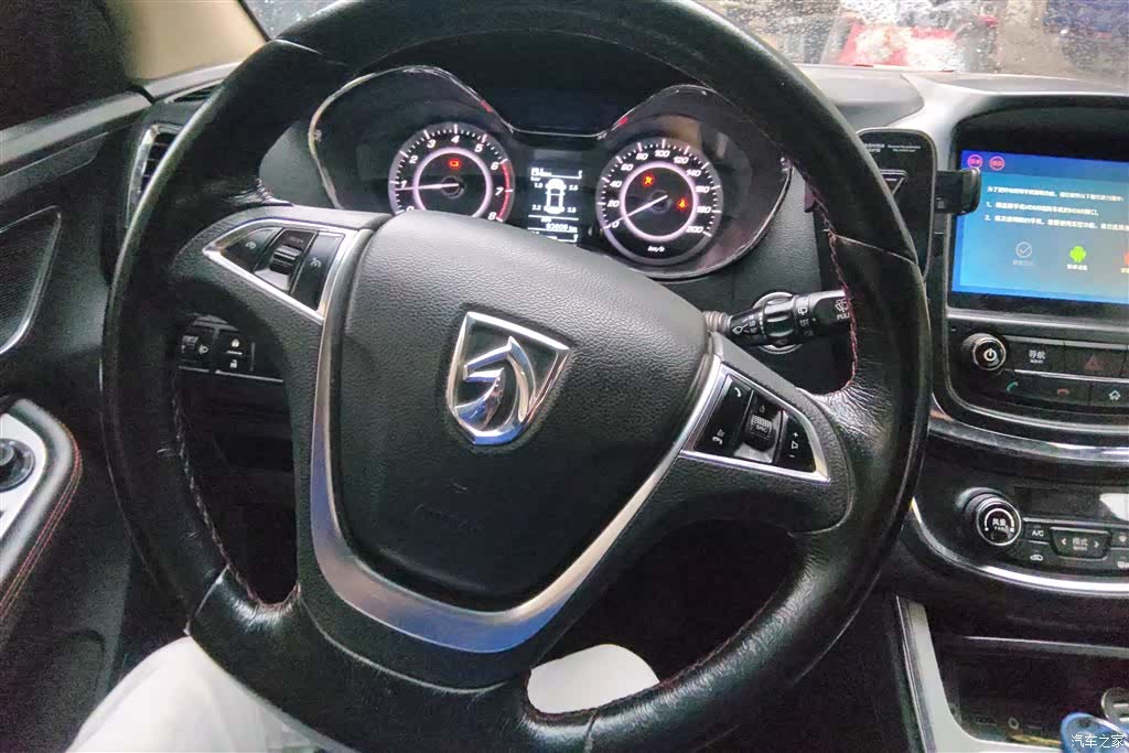 Wuling 560, 2016 15