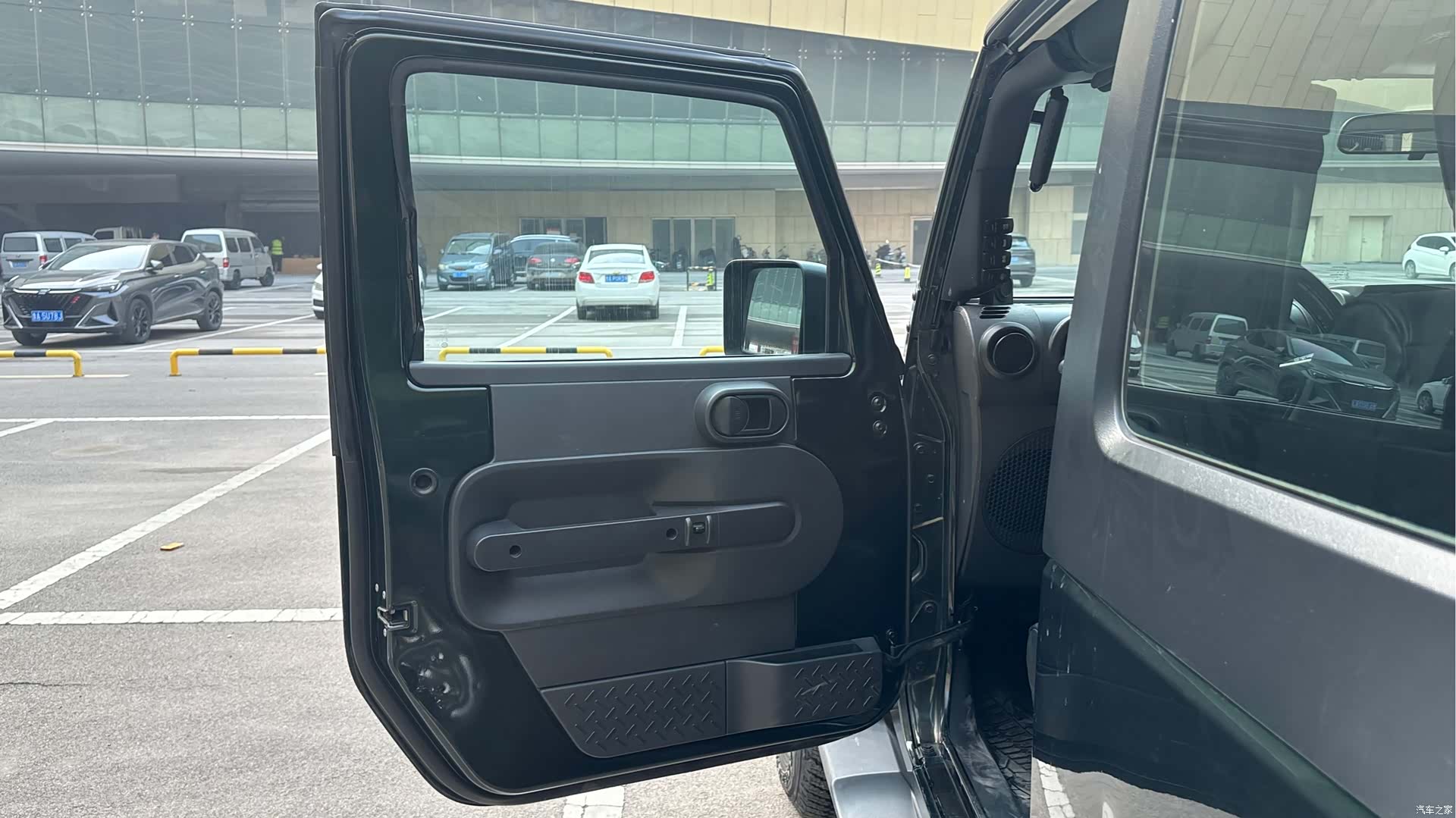 Jeep Wrangler, 2010 11