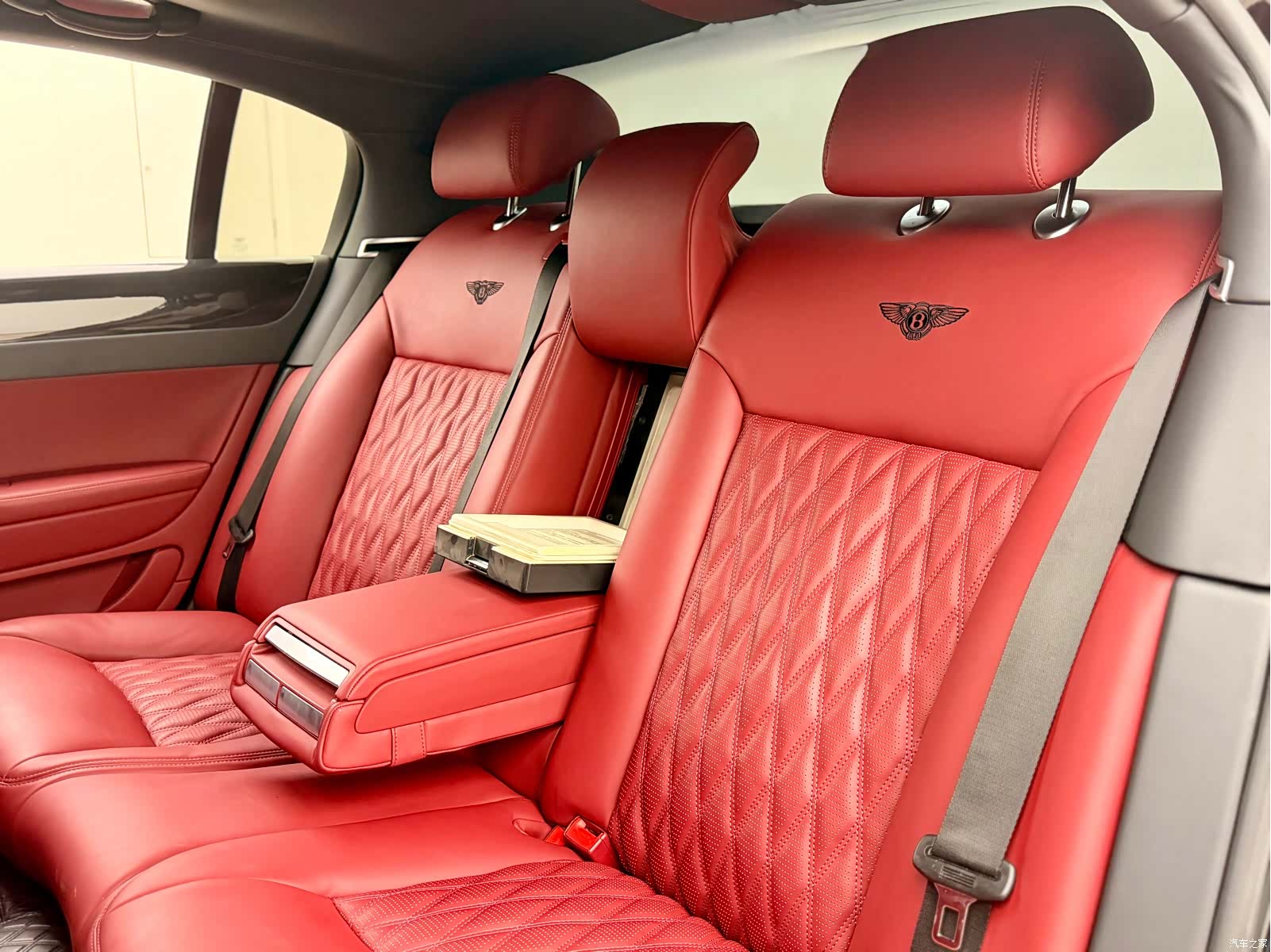 Bentley Flying Spur, 2010 21