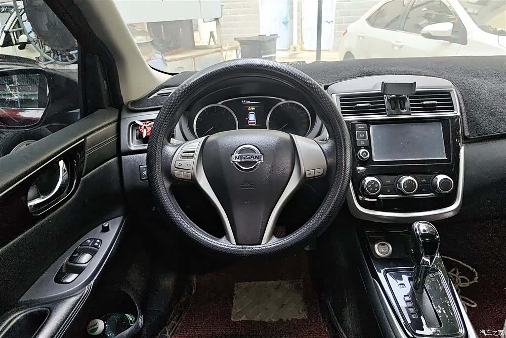 Nissan Tiida, 2017 15