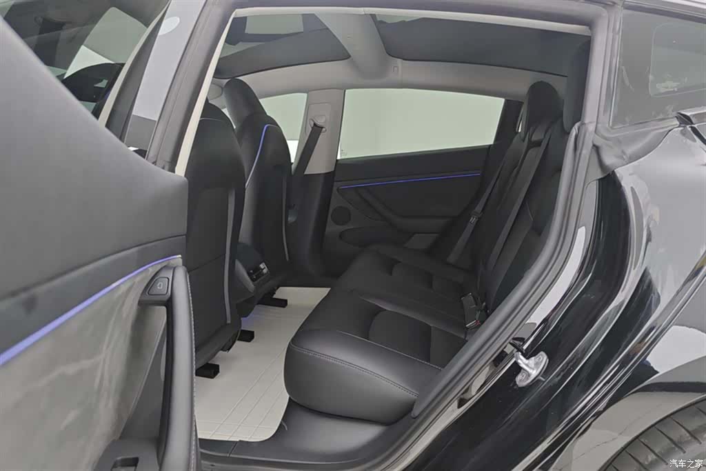 Tesla Model 3, 2023 11