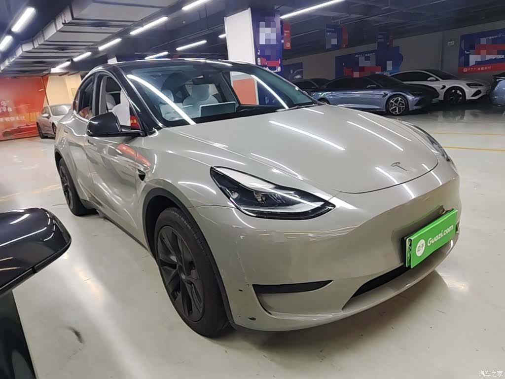 Tesla Model Y, 2024 4