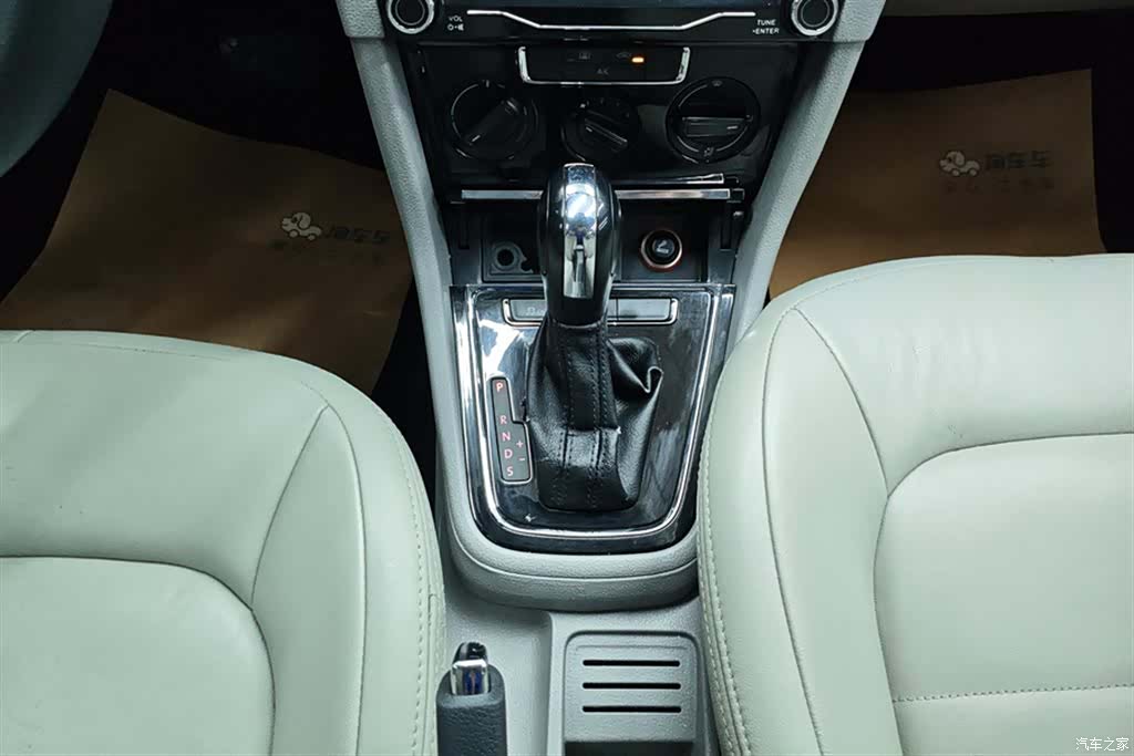 Volkswagen Bora, 2013 16