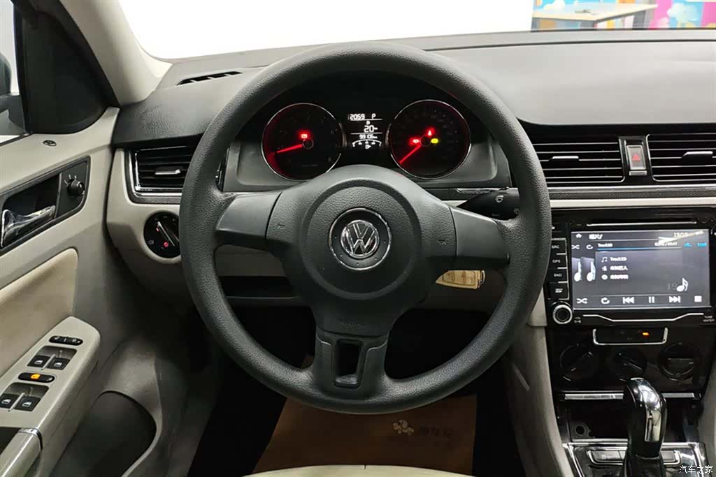 Volkswagen Bora, 2013 15