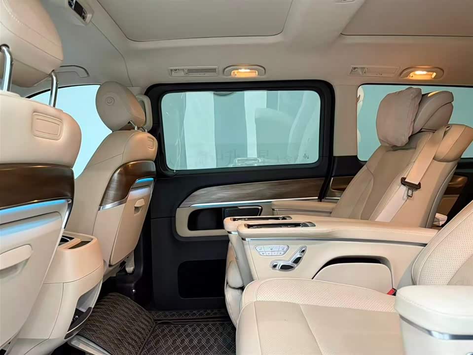 Mercedes-Benz V-class