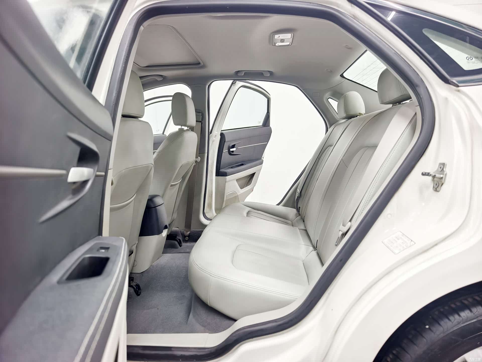 BAIC D50, 2016 13