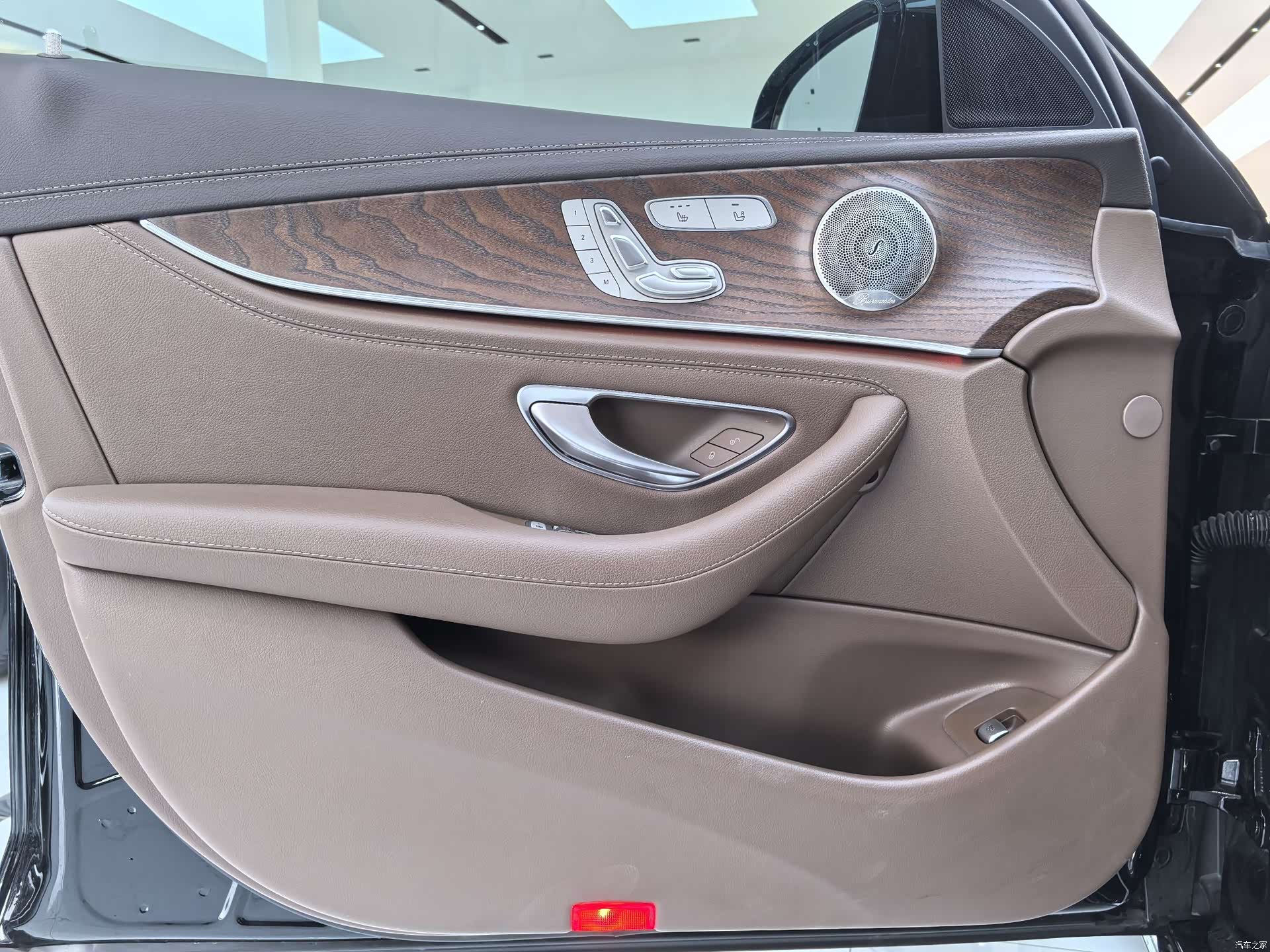 Mercedes-Benz E-Class, 2023 9