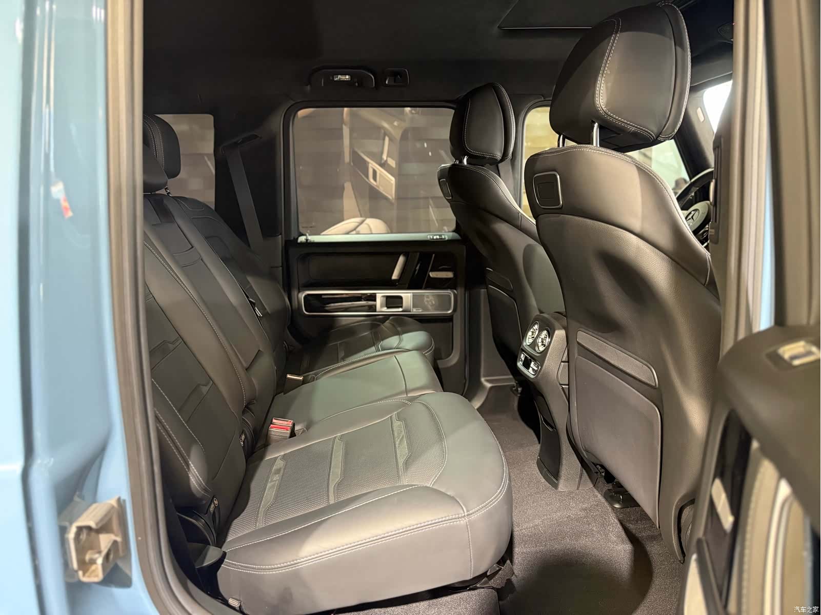 Mercedes-Benz G-Class, 2023 26
