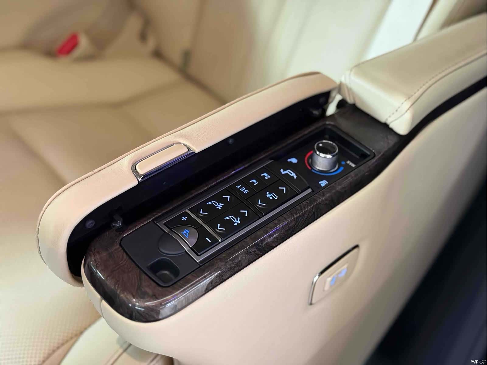Toyota Alphard, 2018 9