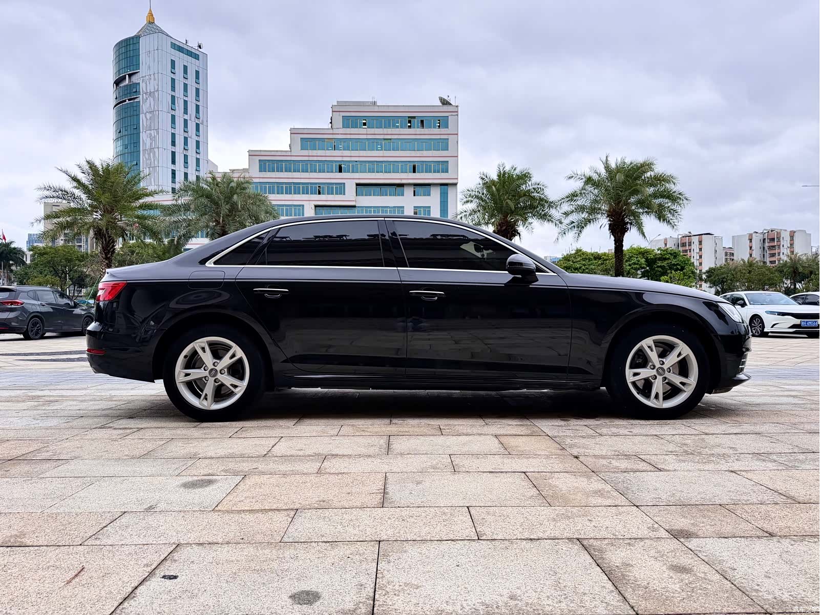 Audi A4L, 2017 9
