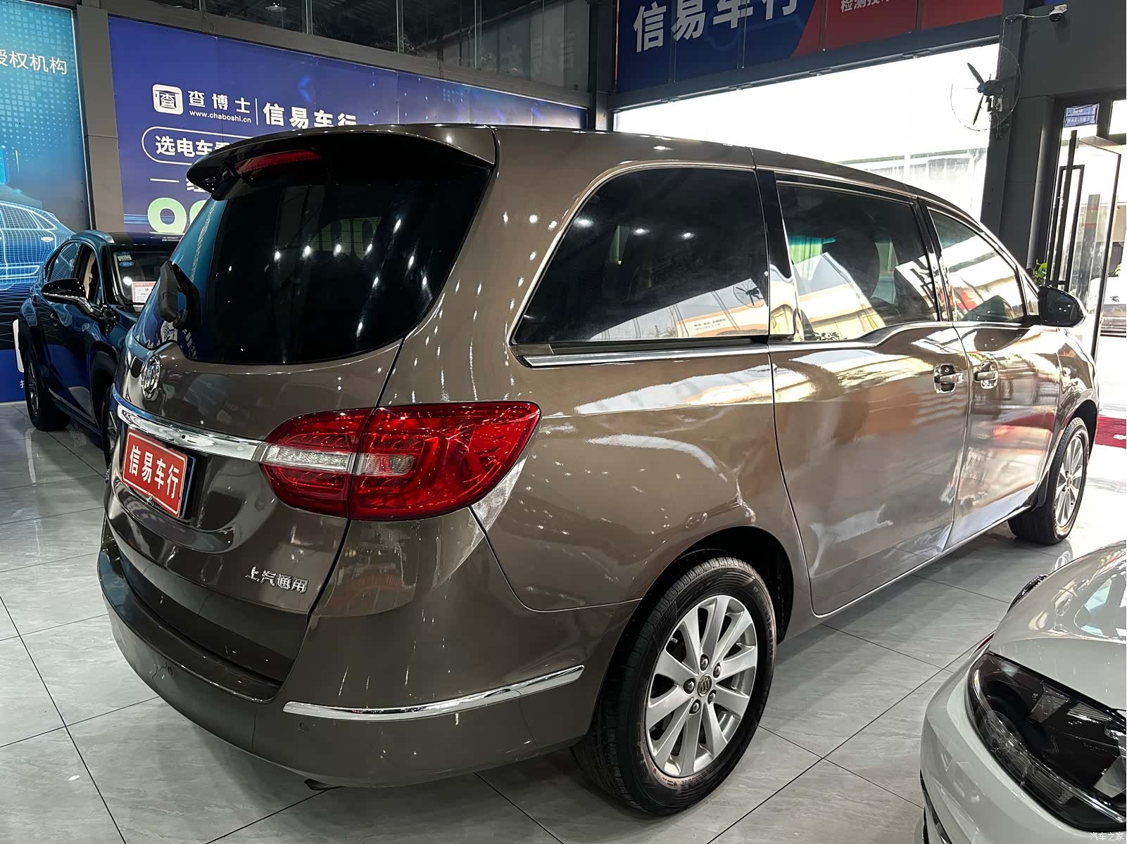 Buick GL8, 2018 12