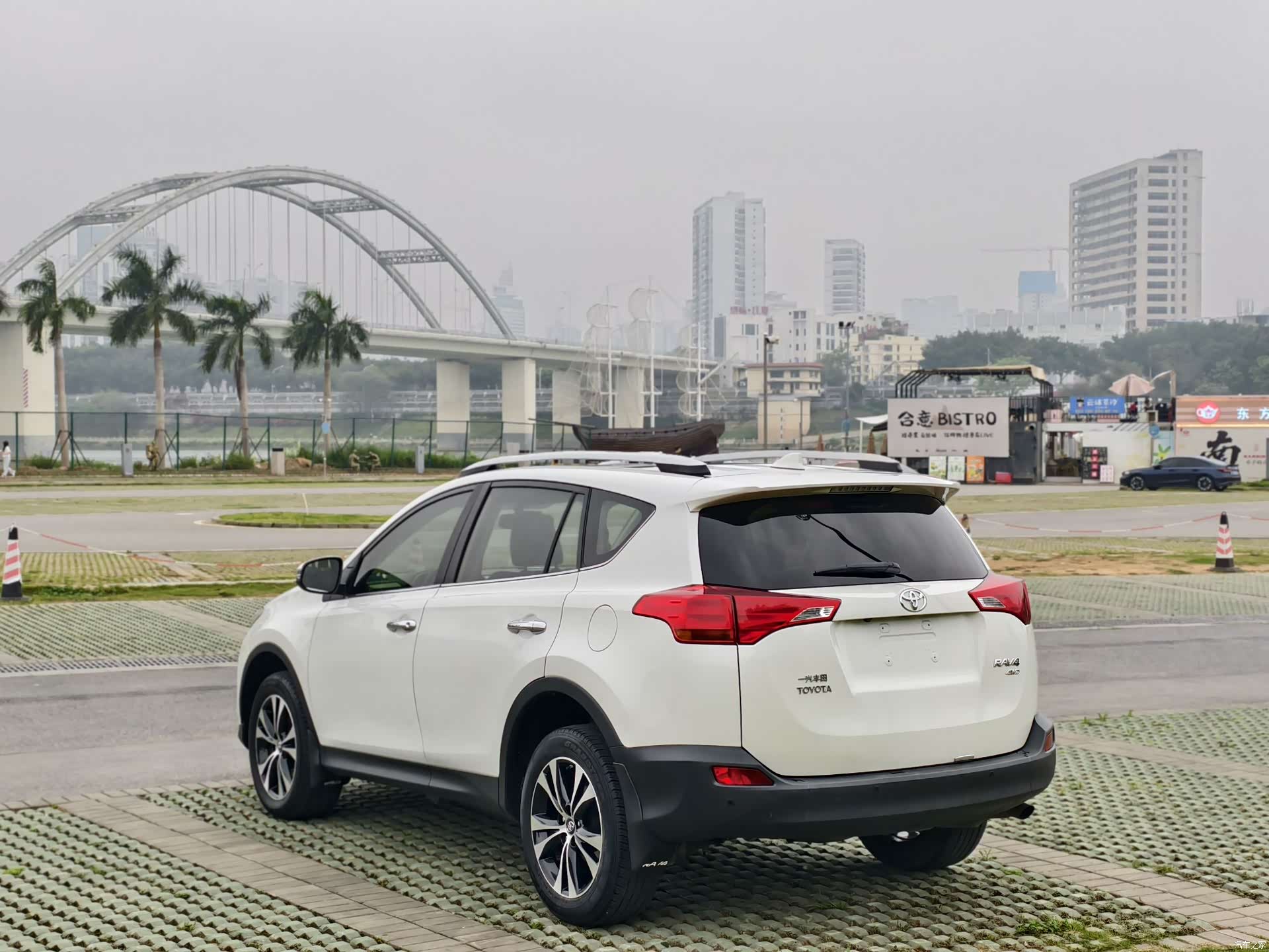 Toyota RAV4, 2015 6