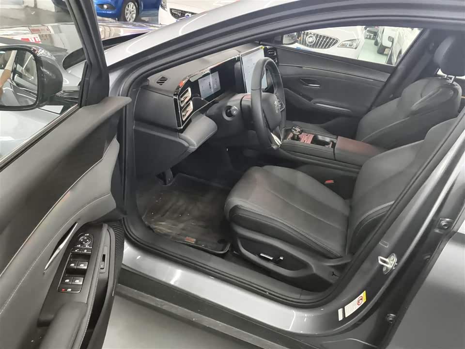 BYD Qin L BYD Qin L