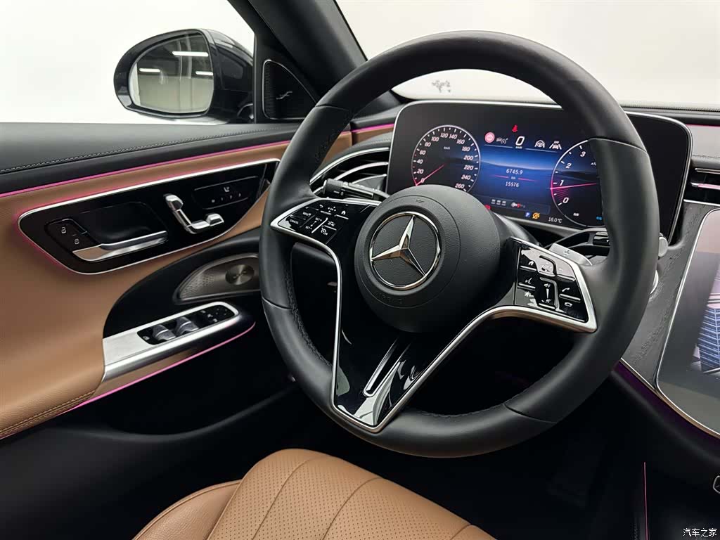 Mercedes-Benz E-Class, 2025 10