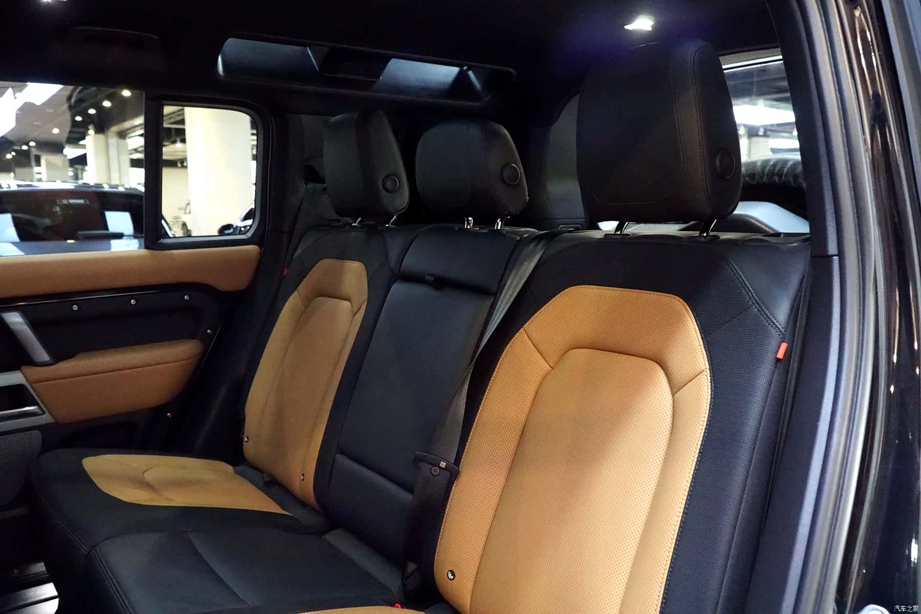 Land Rover Defender, 2024 19