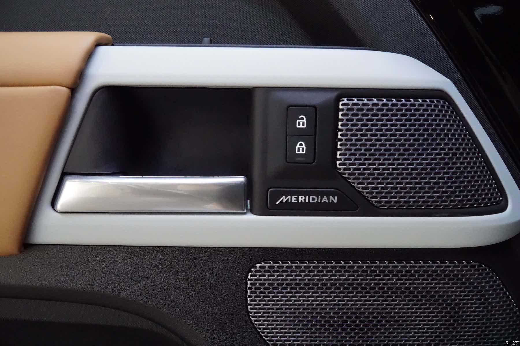 Land Rover Defender, 2024 10
