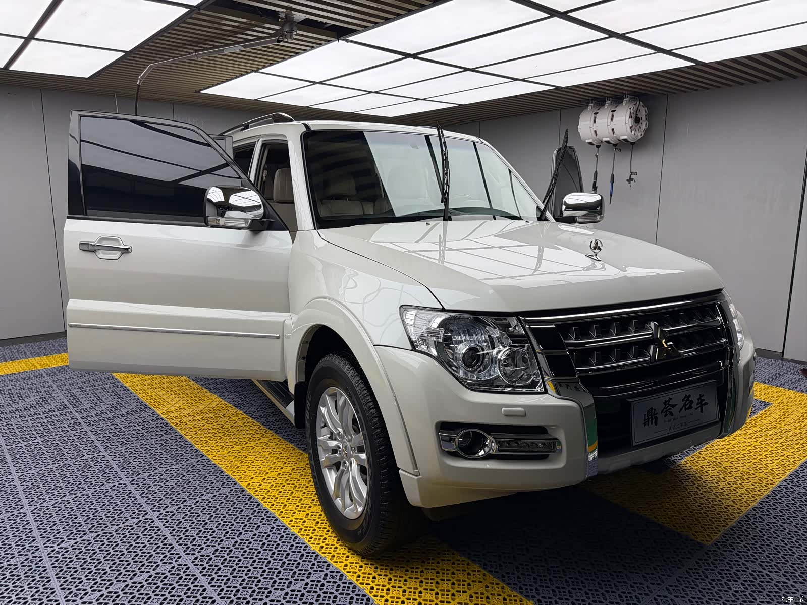 Mitsubishi Pajero, 2020 4