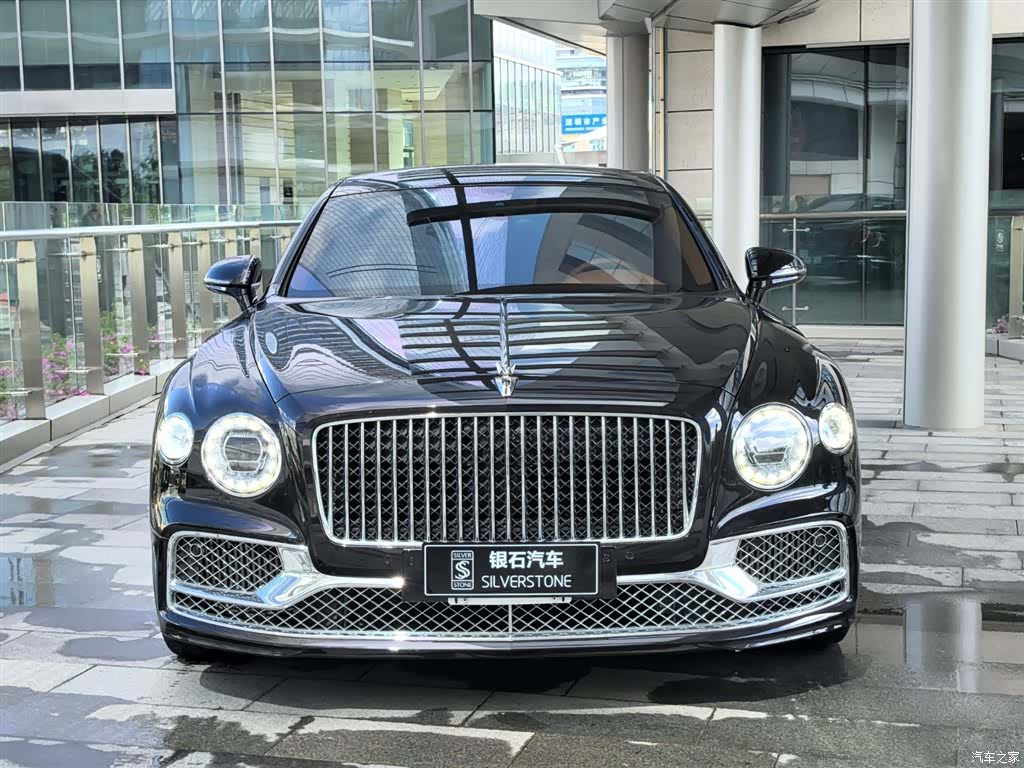 Bentley Flying Spur, 2022 2