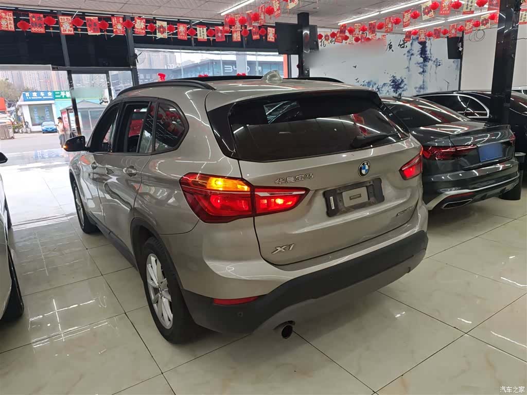 BMW X1, 2018 все фото