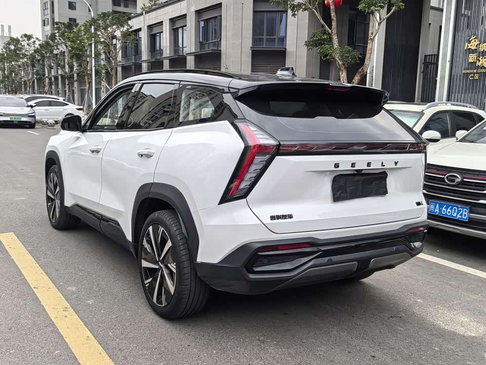 Geely Atlas L