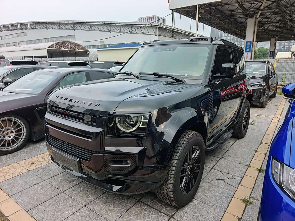 Land Rover guard
