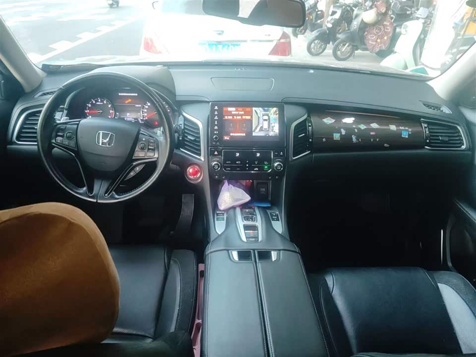 Honda Crown Road