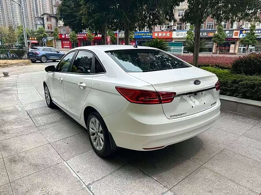 Ford Focus 2016, фото 4