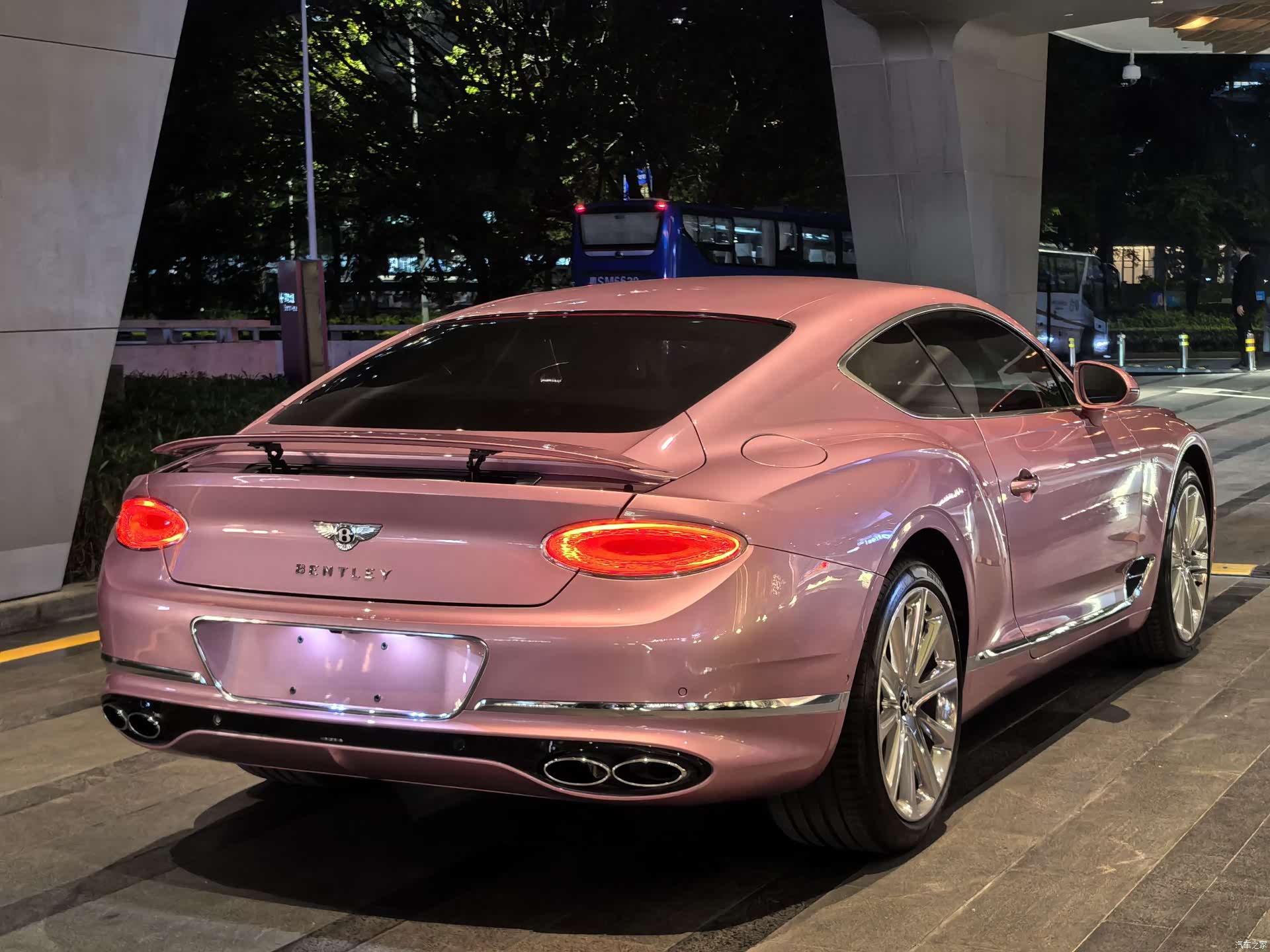 Bentley Continental GT, 2021 все фото