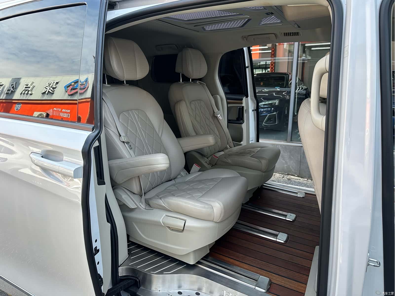Buick GL8, 2019 9