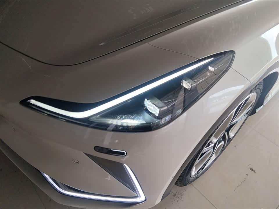 IM Motors Zhiji LS7 IM Motors Zhiji LS7