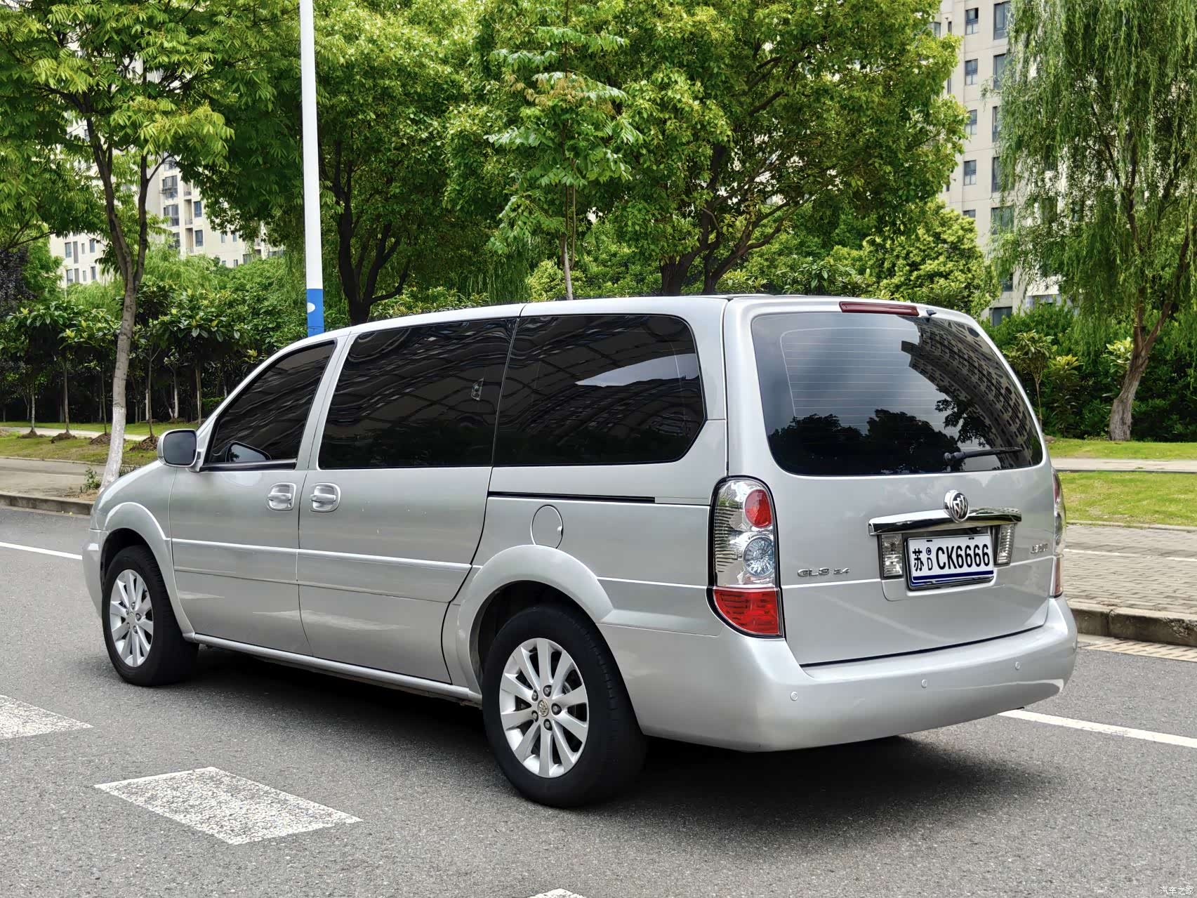 Buick GL8, 2013 6