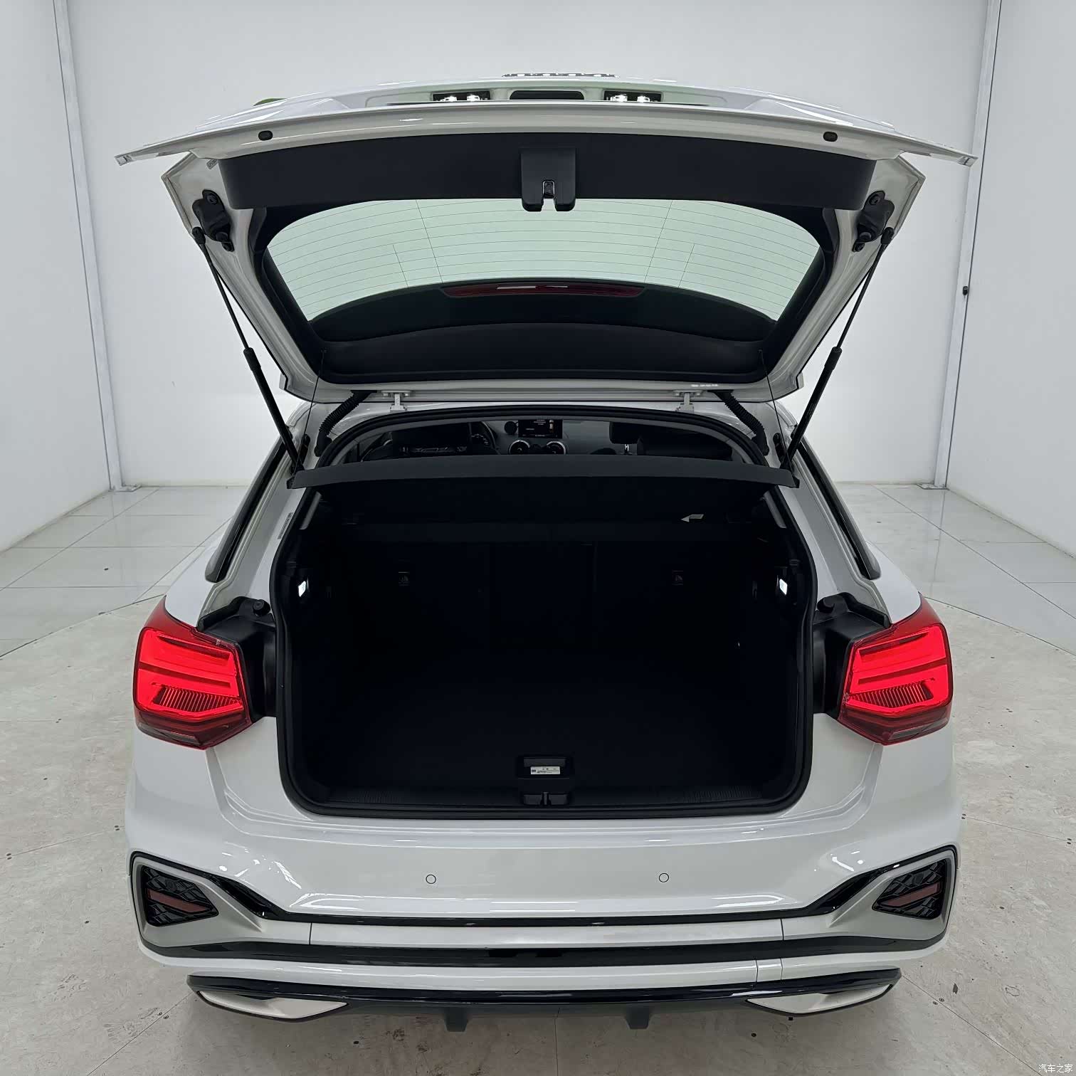 Audi Q2L, 2022 15