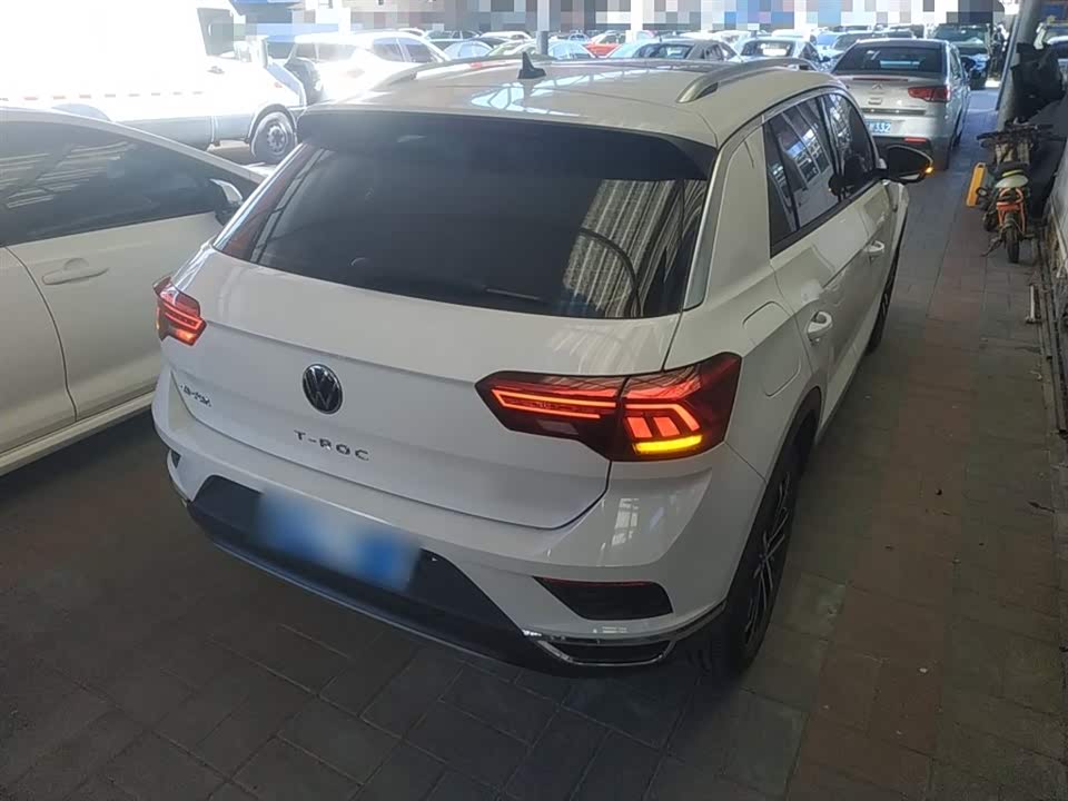 Volkswagen T-ROC exploring Songs