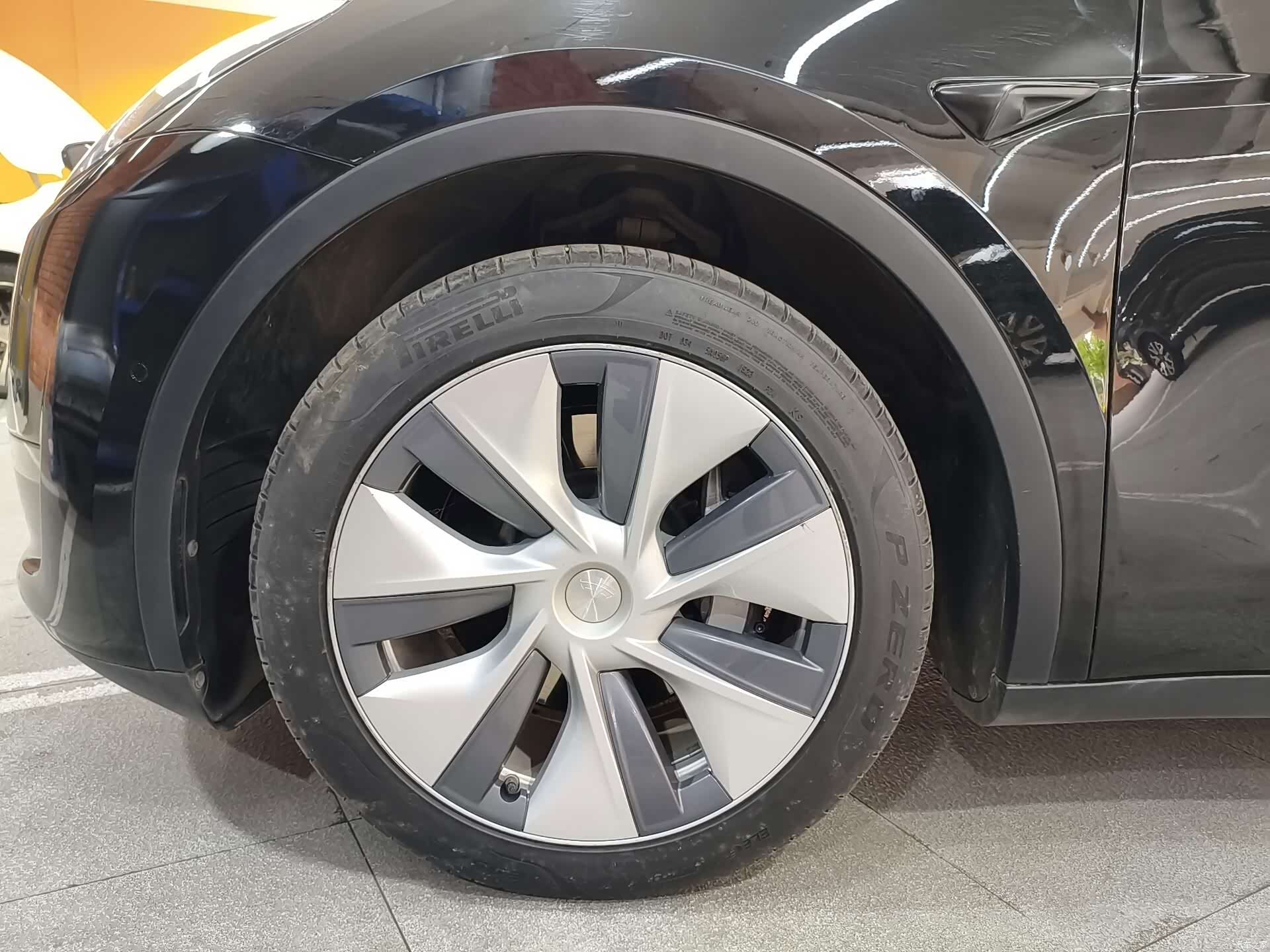 Tesla Model Y, 2023 15
