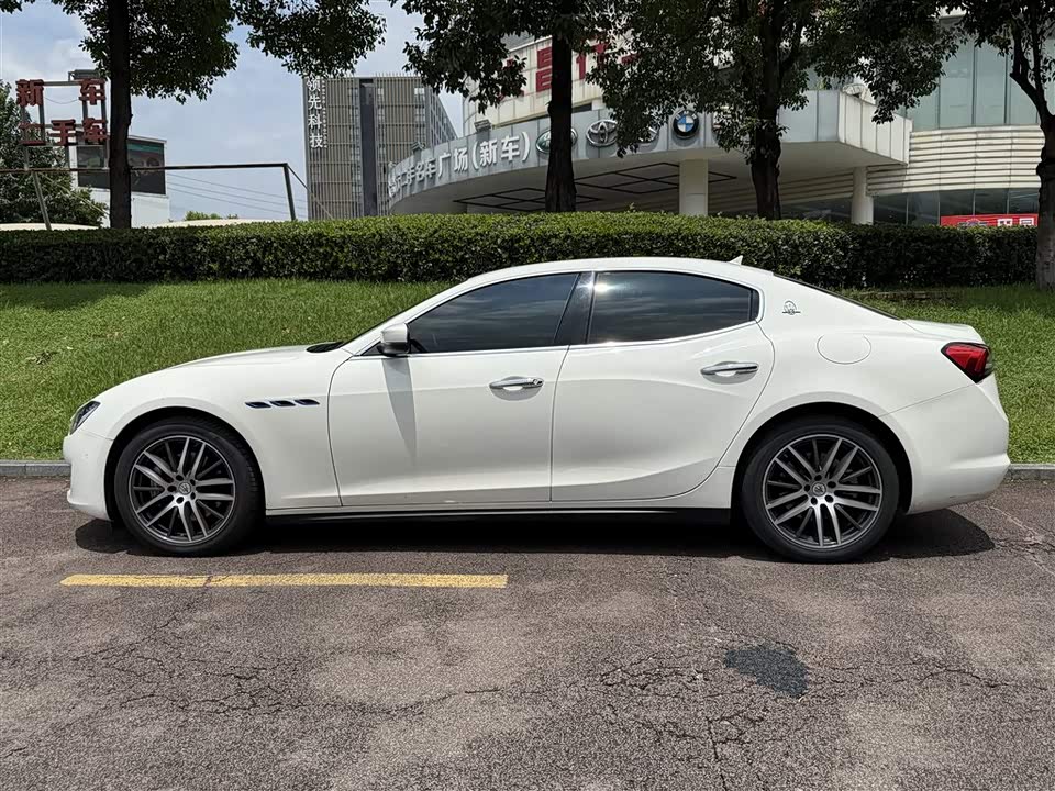 Maserati Ghibli Maserati Ghibli