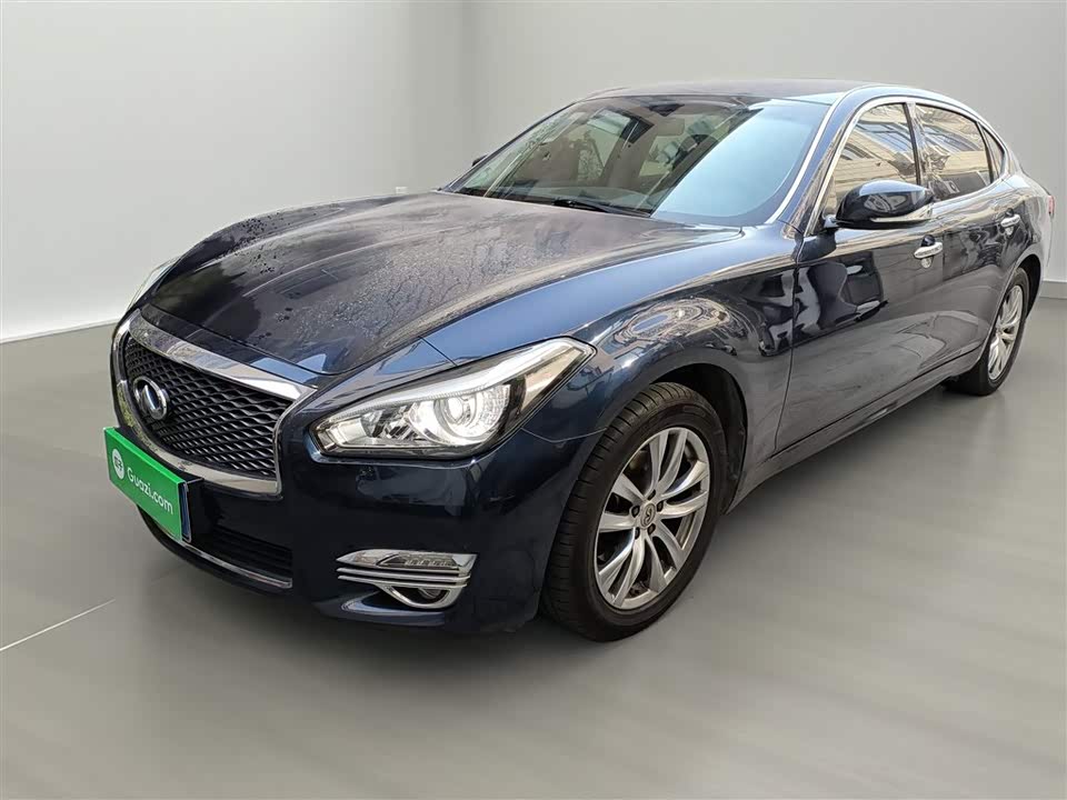 Infiniti Q70