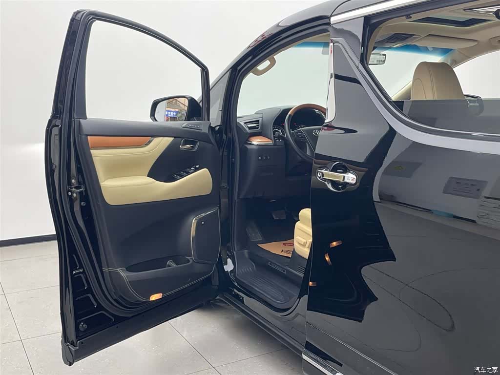 Toyota Alphard, 2020 19