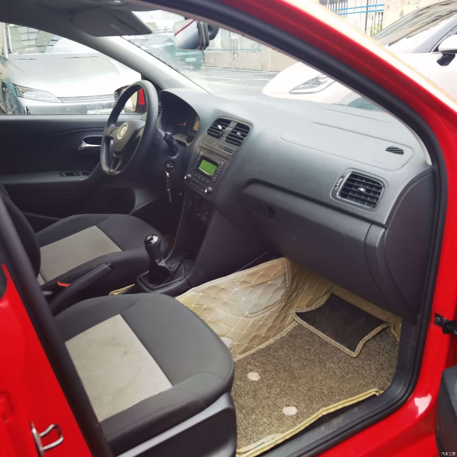 Volkswagen Polo, 2016 все фото