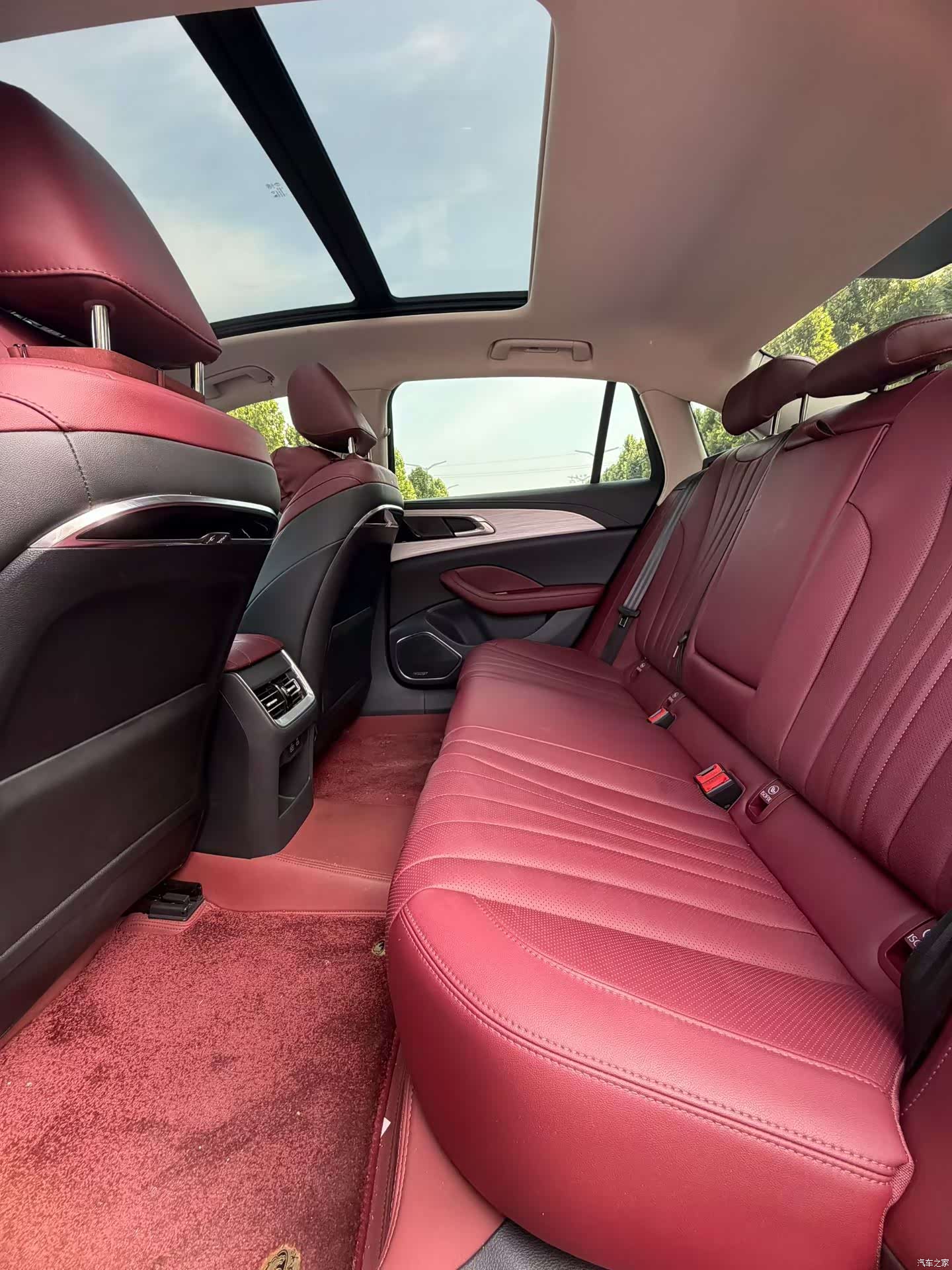 Hongqi H5, 2025 все фото