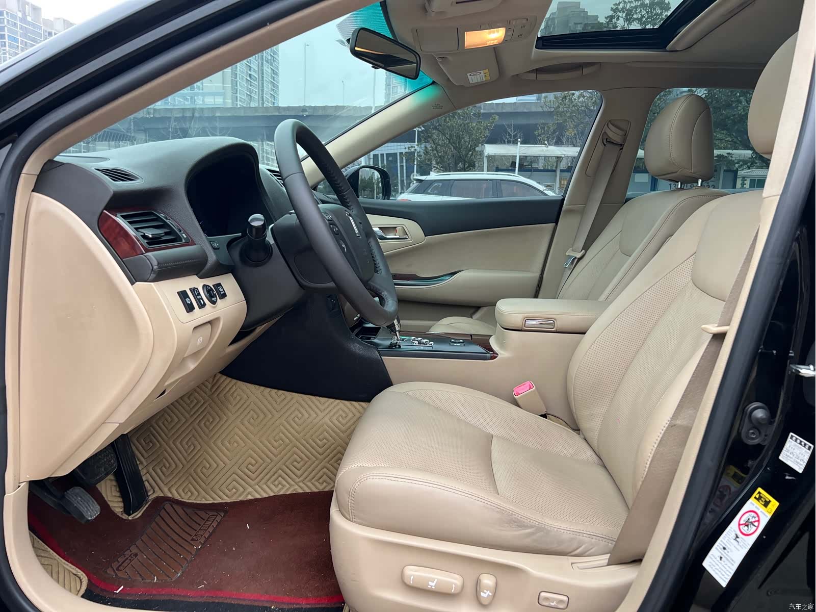 Toyota Crown, 2011 7
