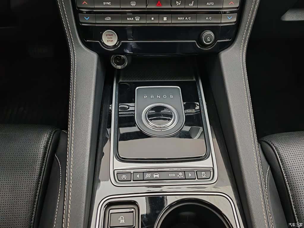 Jaguar F-PACE, 2016 13