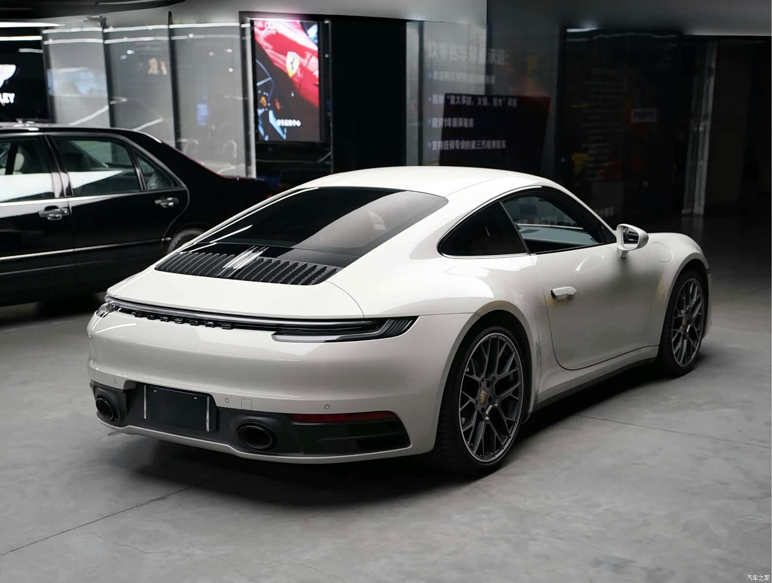 Porsche 911, 2023 7