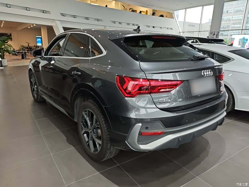 Audi Q3, 2021 все фото